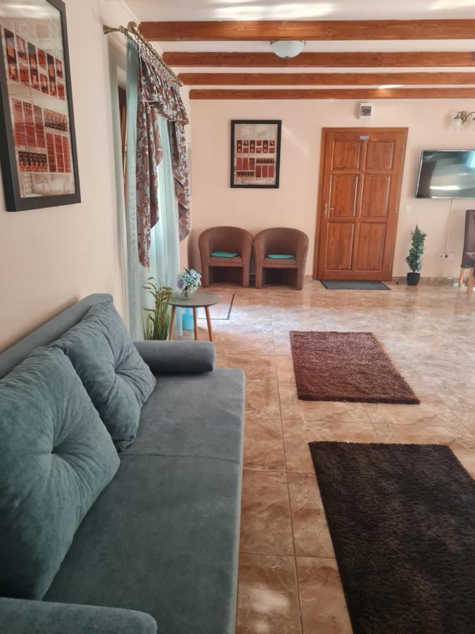 Toroes Panzio Bed and Breakfast Szabolcs Buitenkant foto