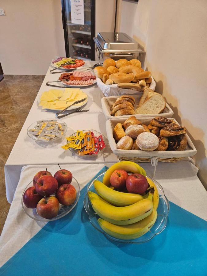 Toroes Panzio Bed and Breakfast Szabolcs Buitenkant foto